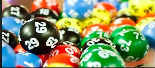 Cân bảng lô đề hay còn gọi là ôm bảng lô đề hoặc chuyển bảng lô đề