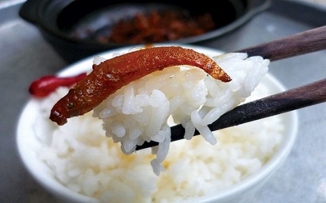 Chiêm bao thấy ăn cơm với cá là sao Chiêm bao thấy ăn cơm với cá là sao