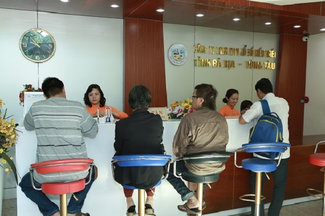 Ghé đại lý nhận tiền thưởng trúng số