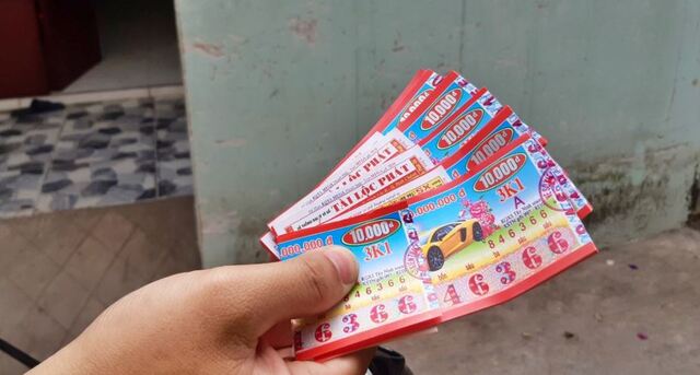 Lưu ý khi nhận thưởng từ vé số trúng