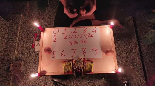 Cầu cơ để xin số đề là việc người chơi dùng biện pháp tâm linh để tìm con số may mắn