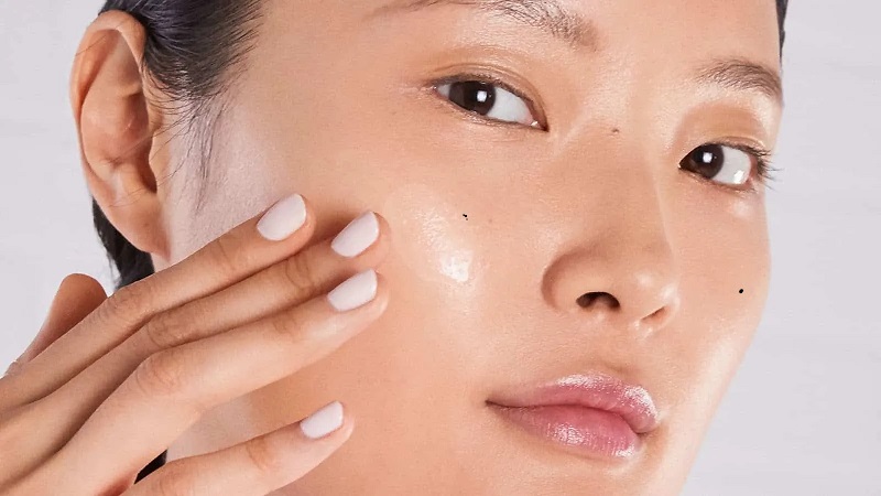 Khám phá ý nghĩa của 2 nốt ruồi song song trên mặt