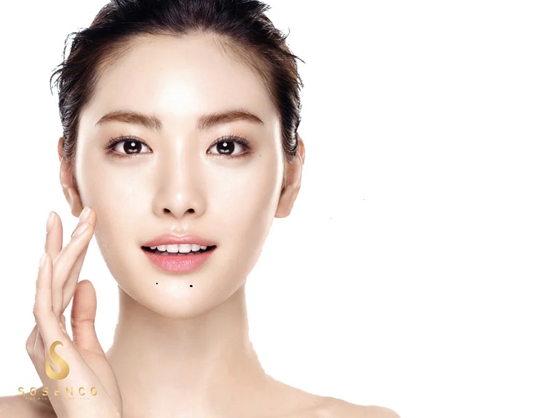 Vị trí nốt ruồi song song ở cằm hoặc gần miệng cho thấy tài lộc hậu hĩnh